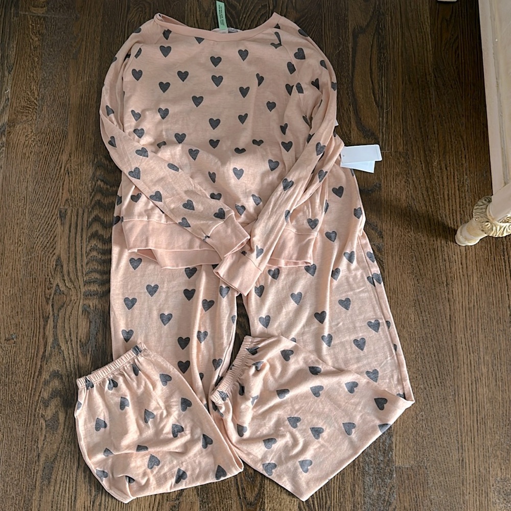 NWT Honeydew two-piece loungewear set